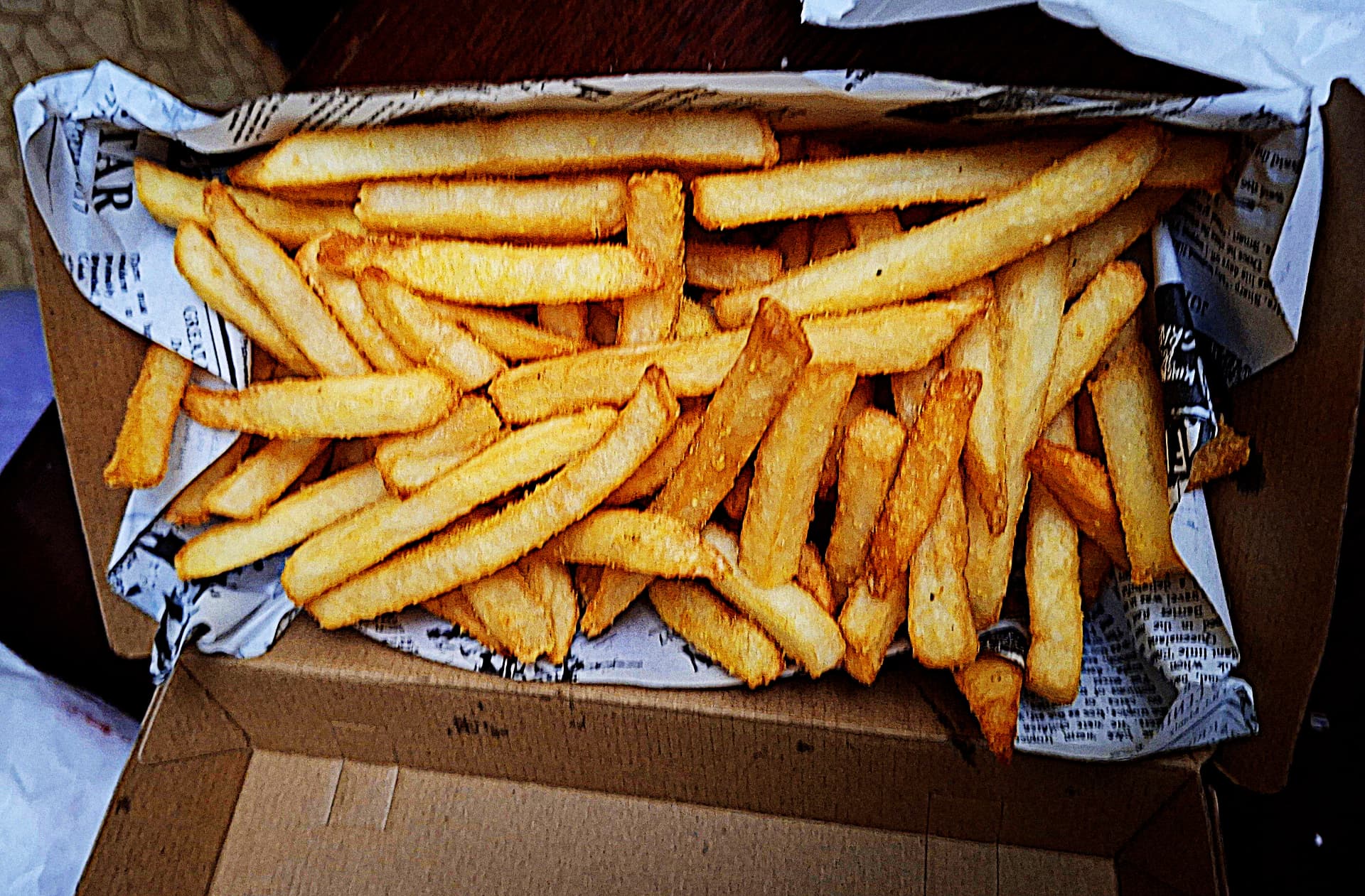 Large serve of hot chips